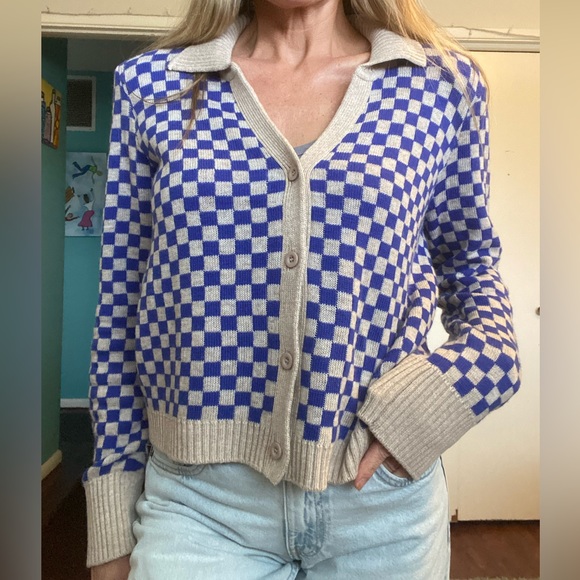 Checkered sweater!!💙 - Picture 2 of 10